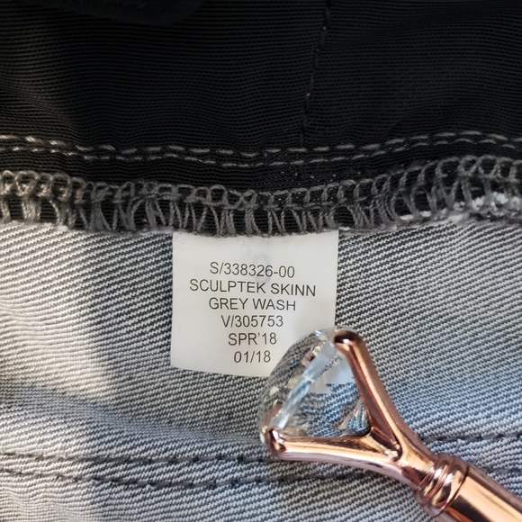 Athleta Sculptek Skinny Jeans in Grey Wash - Picture 8 of 8